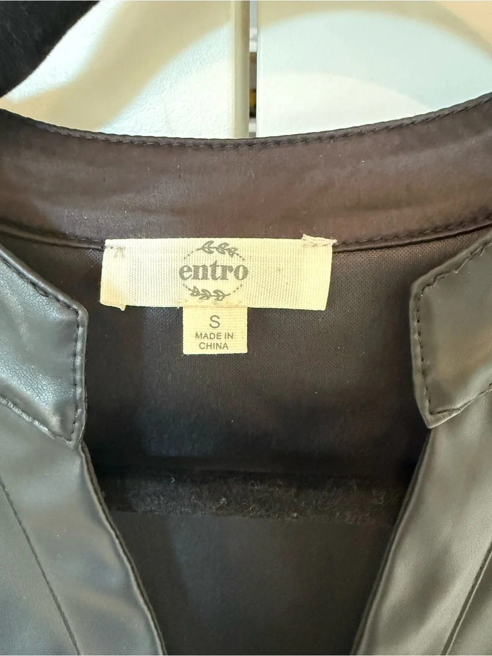 entro black faux